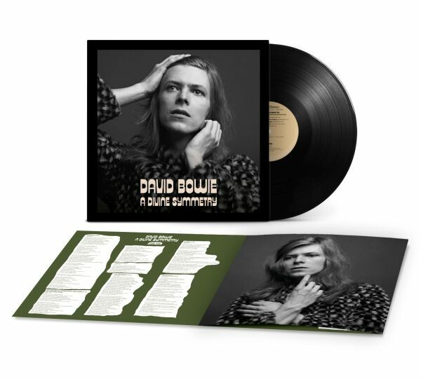 Cover DAVID BOWIE, a divine symmetry